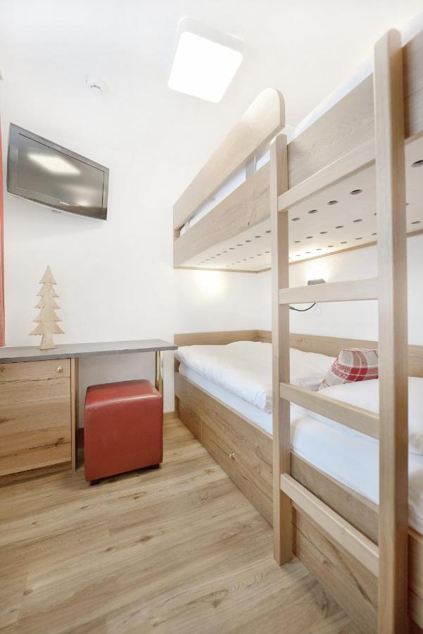 Hotel Alpina Superior Pettneu am Arlberg Ngoại thất bức ảnh