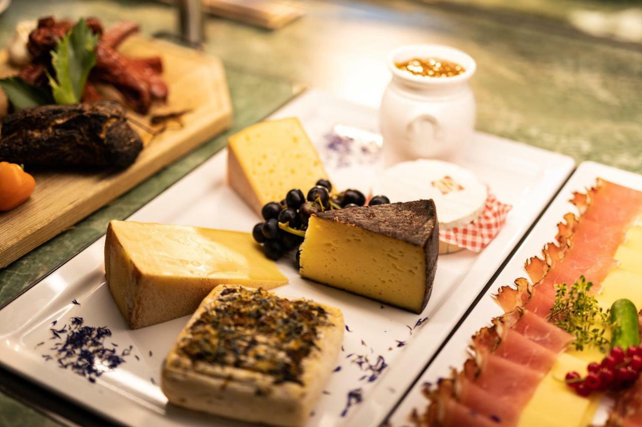 Hotel Alpina Superior Pettneu am Arlberg Ngoại thất bức ảnh