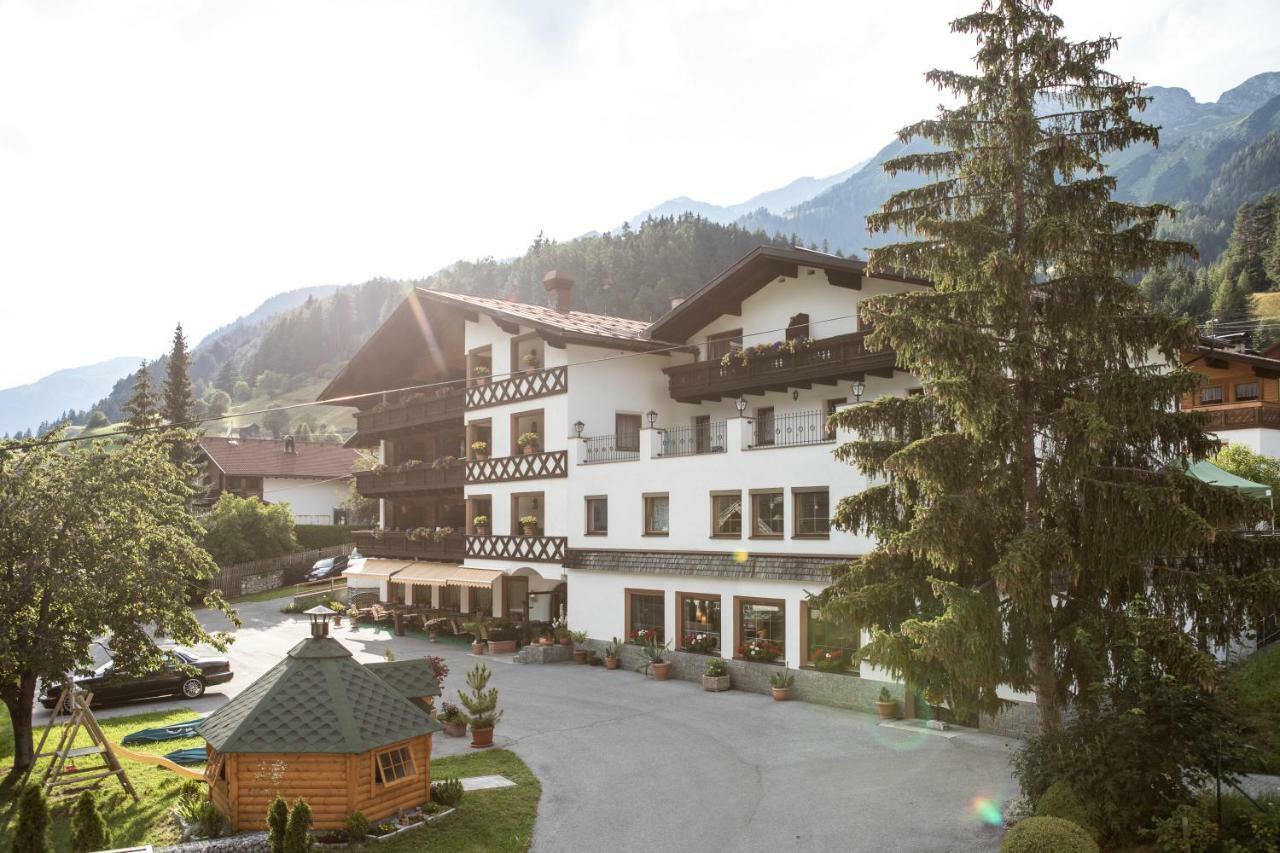 Hotel Alpina Superior Pettneu am Arlberg Ngoại thất bức ảnh